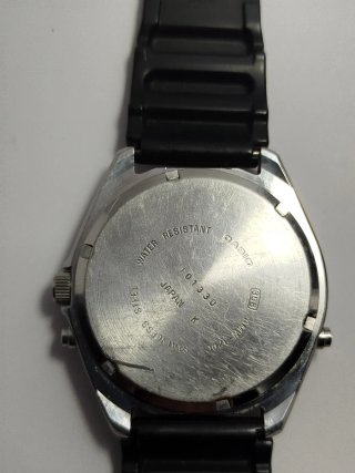 Reloj Casio Quartz Dorado y Negro