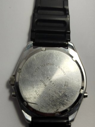 Reloj Casio Quartz Dorado y Negro