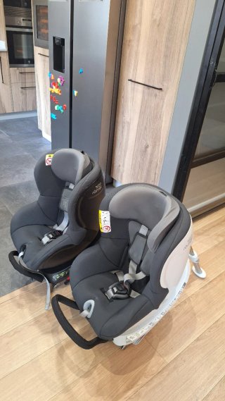 Silla Coche Britax Römer Dualfix. (1 o 2 en pack)