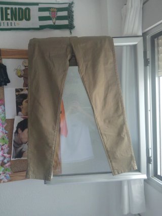 Pantalón verde nuevo