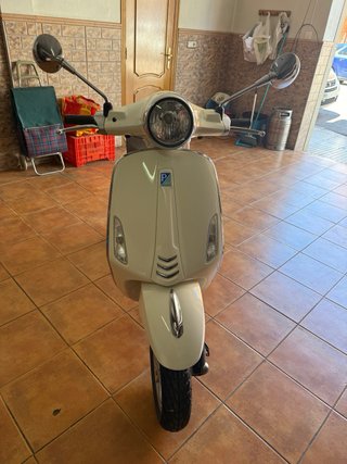 Vespa 49cc 2T Blanca Automática