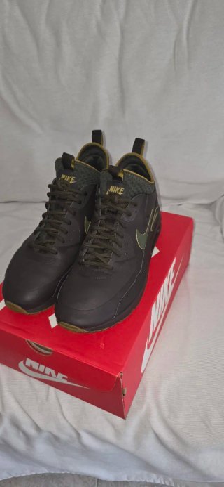 Nike Air Max 90 Talla 44 Negro Dorado