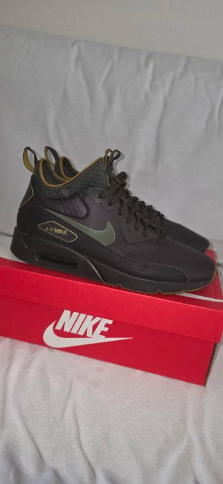 Nike Air Max 90 Talla 44 Negro Dorado