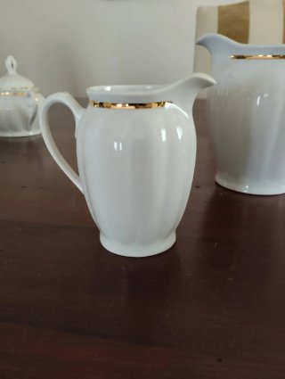Juego de desayuno porcelana blanco y oro