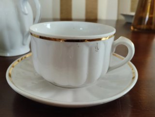Juego de desayuno porcelana blanco y oro