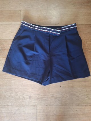Shorts Zara azul marino con detalle