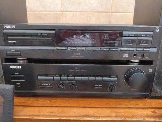 Philips, amplificador, lector CDs y Altavoc