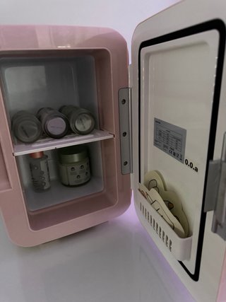 Nevera mini rosa