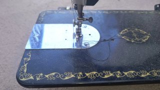 Máquina de coser Alfa antigua