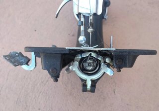 Máquina de coser Alfa antigua