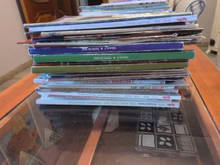 135 Revistas de labores de punto, ganchillo...