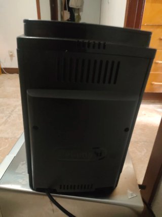 Cafetera Delonghi Magnífica Start Negra
