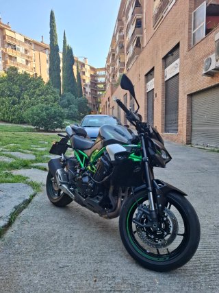 Kawasaki Z900 SE del 2025