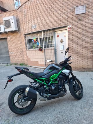 Kawasaki Z900 SE del 2025