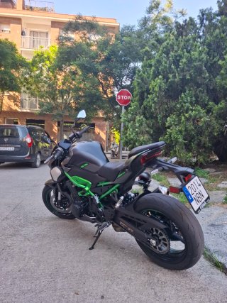 Kawasaki Z900 SE del 2025