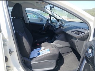 Peugeot 208 1.5 bluehdi diesel año 2019