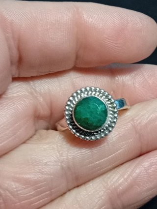 Anillo Plata Ley Esmeralda facetada