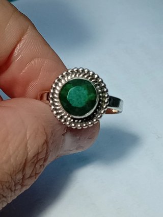 Anillo Plata Ley Esmeralda facetada