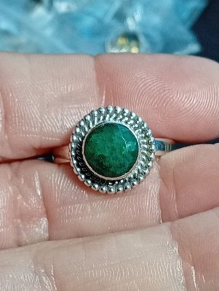 Anillo Plata Ley Esmeralda facetada