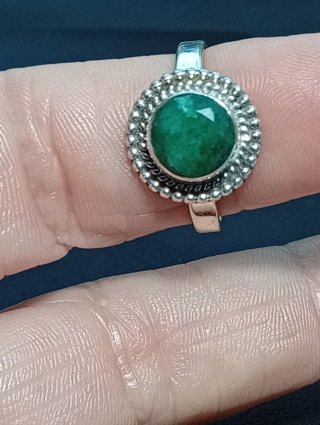 Anillo Plata Ley Esmeralda facetada