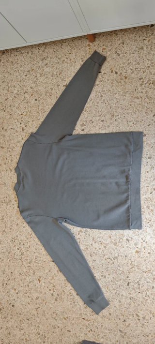 Sudadera Zara cuello ajustado gris