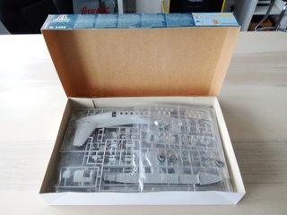 PACK DE 2 MAQUETAS - F/A-18A HORNET Y FOKKER F-27