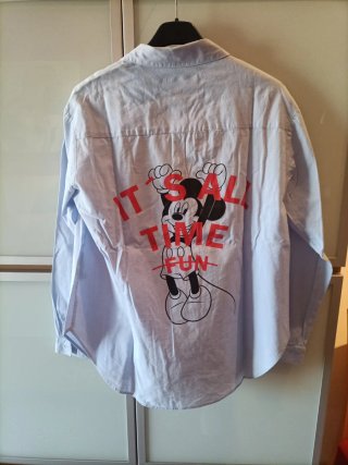 Camisa azul con Mickey Mouse