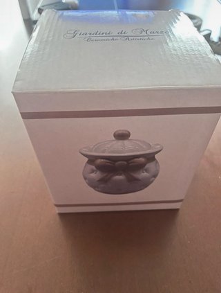 Barattolo in ceramica con fiocco