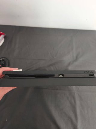 PS4 500GB Negra + Mando y Cables