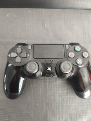 PS4 500GB Negra + Mando y Cables