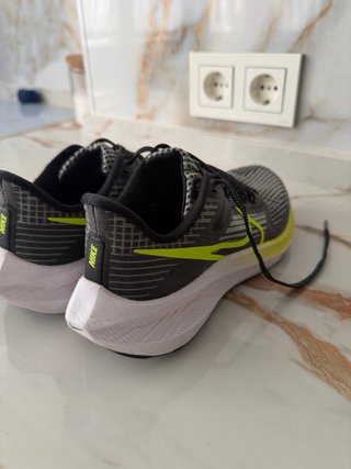 Nike Air Zoom Talla 37.5