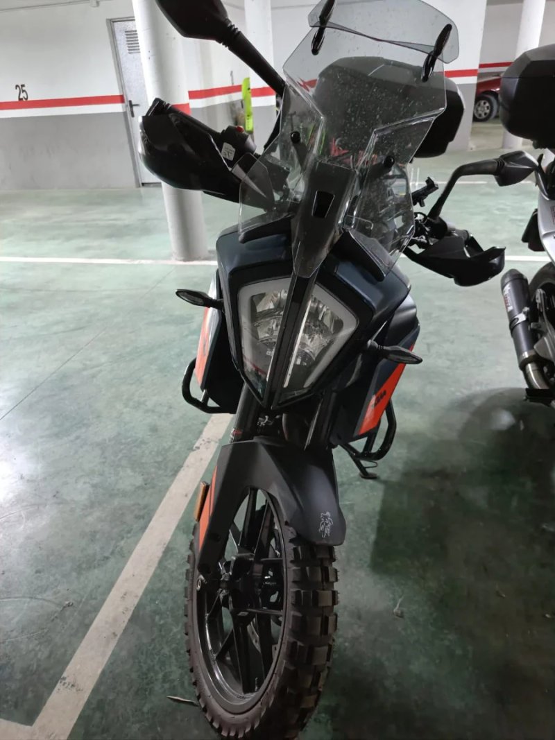 KTM Adventure Negra y Naranja