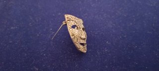 Spilla Maschera Teatro in metallo brunito