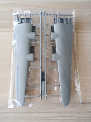 B-24 H LIBERATOR MAQUETA ACADEMY 1/72