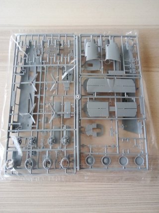 B-24 H LIBERATOR MAQUETA ACADEMY 1/72