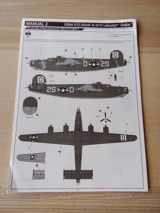 B-24 H LIBERATOR MAQUETA ACADEMY 1/72