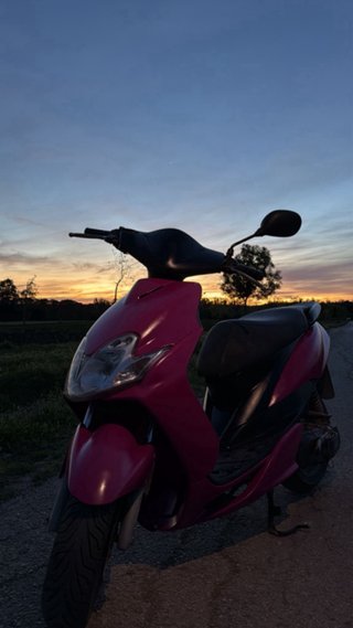 Yamaha Jog RR Scooter violeta