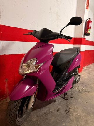 Yamaha Jog RR Scooter violeta