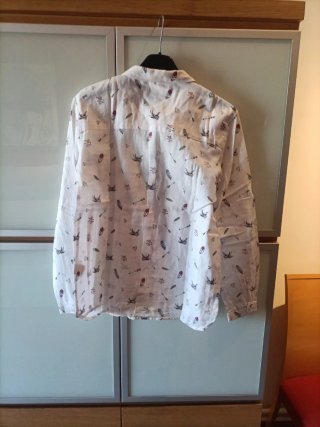 Camisa blanca estampada