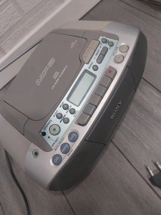 Radio CD MP3 Cassette Sony Plata/Gris