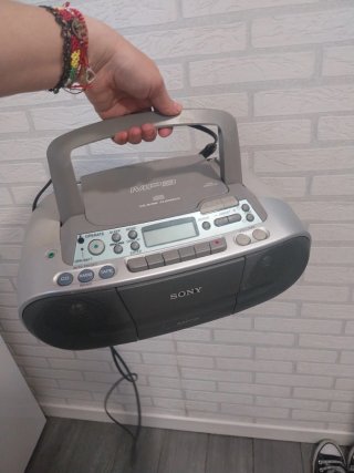 Radio CD MP3 Cassette Sony Plata/Gris