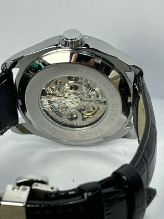 Reloj automático Kuerst para revisar