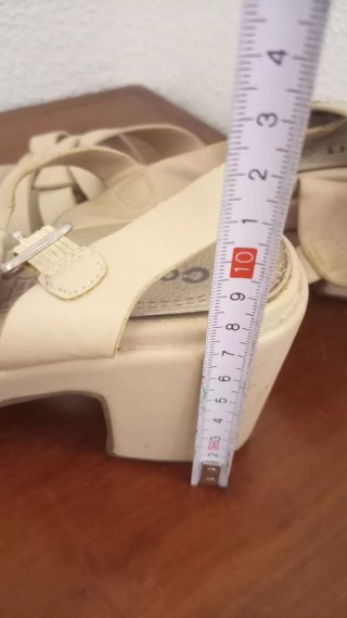 Sandalias Beige Comfort Basic