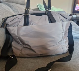 Bolso Parfois gris con múltiples compartimentos