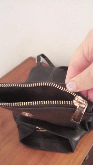 Mochila Negra Cuero Sintético