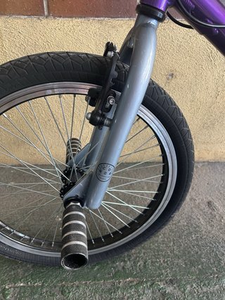 Bicicleta BMX Conor Rave Morada