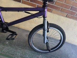 Bicicleta BMX Conor Rave Morada