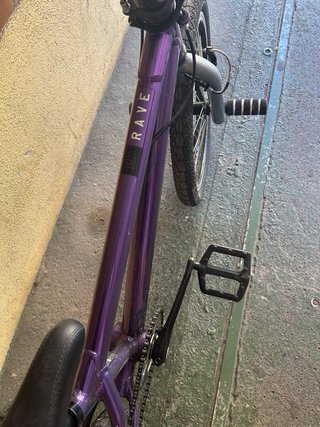 Bicicleta BMX Conor Rave Morada