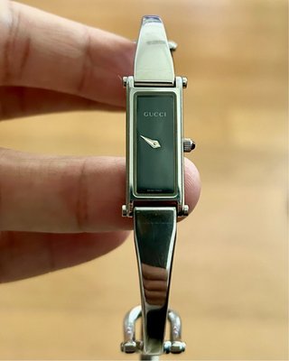 Reloj Gucci 1500L Negro y Plateado