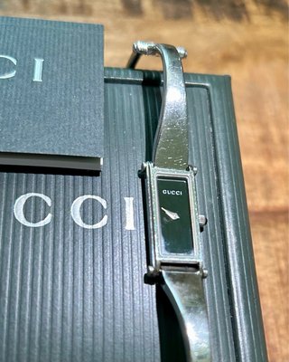 Reloj Gucci 1500L Negro y Plateado